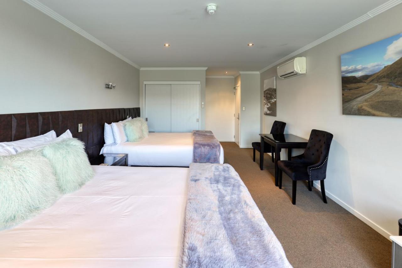Marsden Lake Resort Central Otago Cromwell Exterior photo A typical room at the hotel