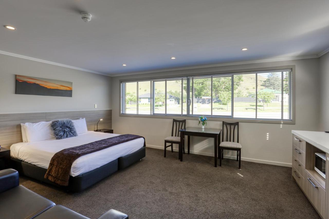 Marsden Lake Resort Central Otago Cromwell Exterior photo A typical motel room