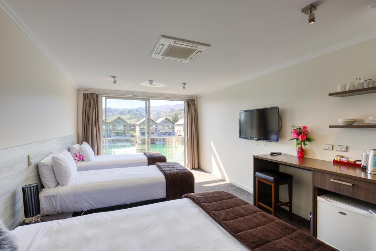 Marsden Lake Resort Central Otago Cromwell Exterior photo A typical studio apartment