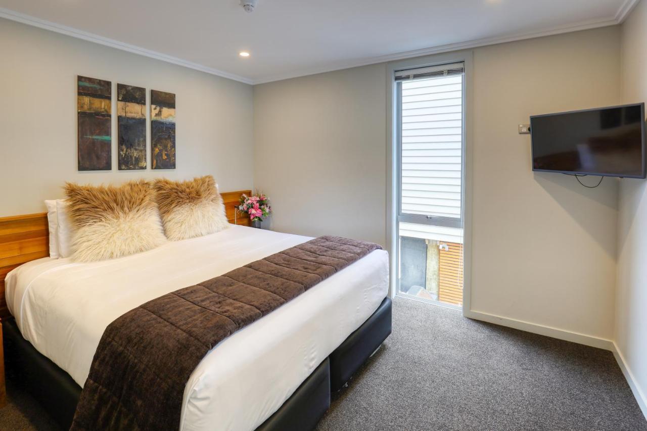 Marsden Lake Resort Central Otago Cromwell Exterior photo A typical bedroom at the hotel