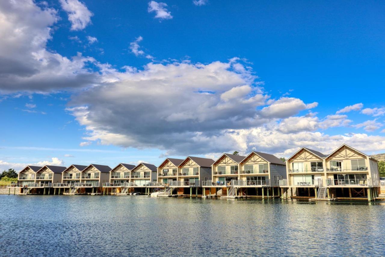 Marsden Lake Resort Central Otago Cromwell Exterior photo The Waterfront